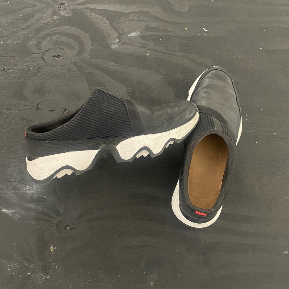 Sorel tennis shoes